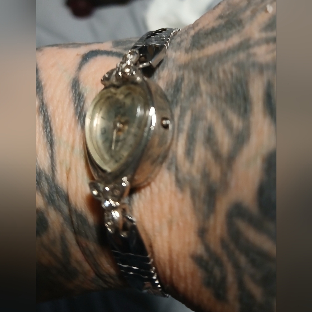 Vintage Risa Watch - Picture 2 of 3